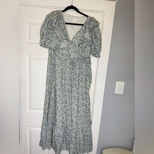 HYACINTH HOUSE 
Floral Puff Sleeve V-Neck Maxi Dress